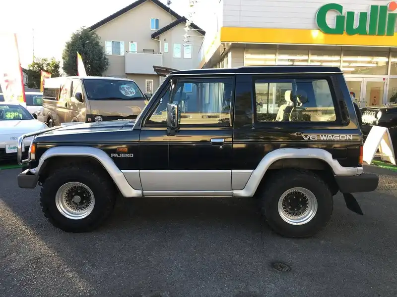 カタログ画像：パジェロ（PAJERO） ワイドメタルトップワゴン スーパーＪＸ－Ｗ 1989年6月 E-L141GW 3000cc ランプブラック／グレースシルバー 外装