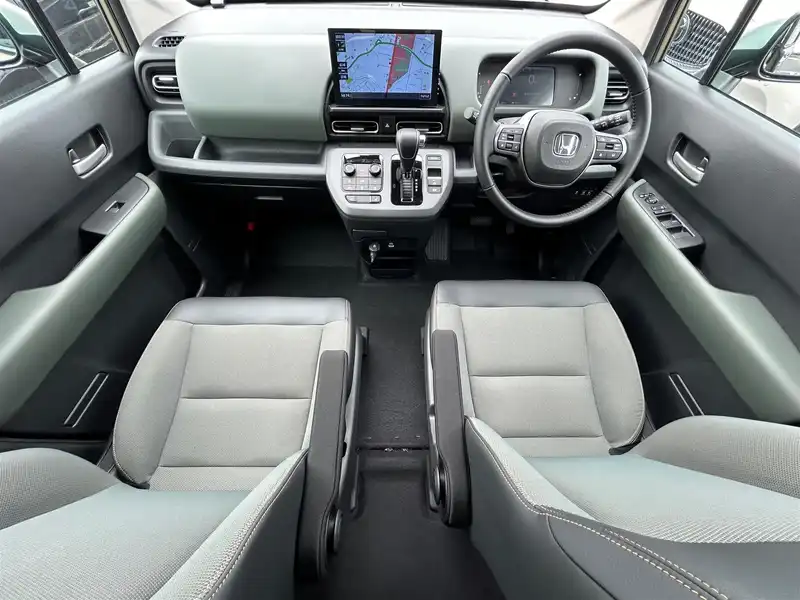 カタログ画像：フリード（FREED） ｅ：ＨＥＶクロスター 2025年2月 6AA-GT6 1500cc デザートベージュ・パール 燃費25.5km / l 内装