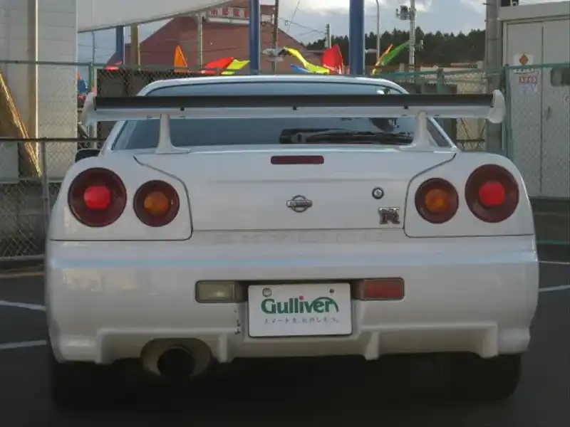 1505317 | カタログ画像：スカイライン（SKYLINE） ＧＴ－Ｒ Ｖスペック Ｎ１ 1999年1月 GF-BNR34 2600cc ホワイト バック