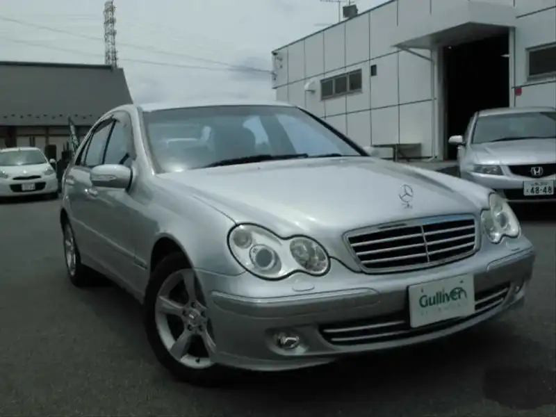 カタログ画像：Ｃクラス（C-CLASS） Ｃ１８０コンプレッサー 2005年8月 DBA-203046 1800cc キューバナイトシルバー（Ｍ）orイリジウムシルバー（Ｍ） 燃費11.4km / l  メイン（その他）