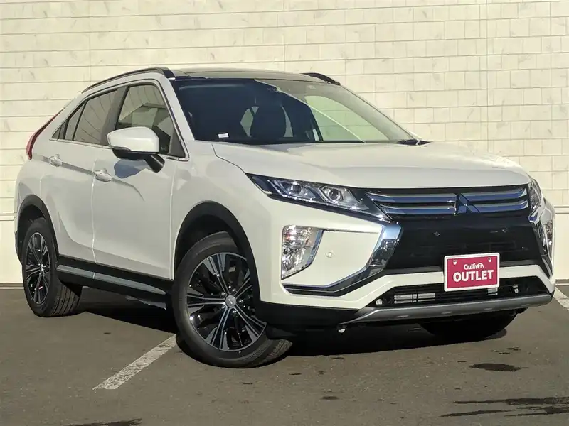 カタログ画像：エクリプスクロス（ECLIPSE CROSS） ブラックエディション 2018年12月 DBA-GK1W 1500cc ホワイトパール 燃費14.0km / l メイン