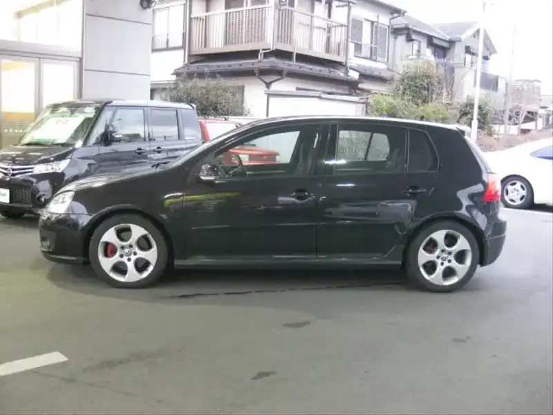 カタログ画像：ゴルフ（GOLF） ＧＴＩ 2006年2月 GH-1KAXX 2000cc ブラックマジックパールエフェクト 燃費12.8km / l  外装