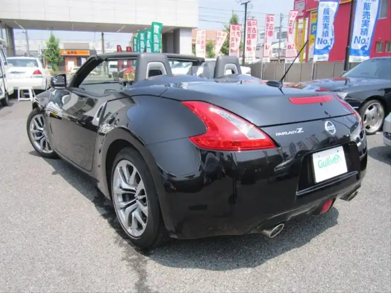 カタログ画像：フェアレディＺ（FAIRLADY Z） ロードスターバージョンＳＴ 2009年10月 CBA-HZ34 3700cc ダイヤモンドブラック（Ｐ） 燃費9.5km / l  バック