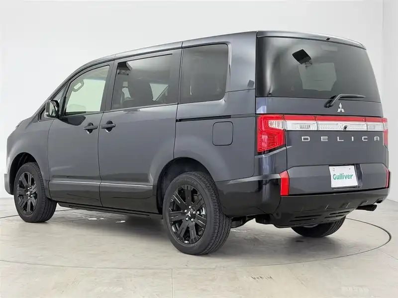 カタログ画像：デリカＤ：５（DELICA D:5） シャモニー（電動サイドステップ非装着車） 2025年5月 3DA-CV1W 2200cc グラファイトグレーメタリック×ブラックマイカ 燃費12.6km / l 外装