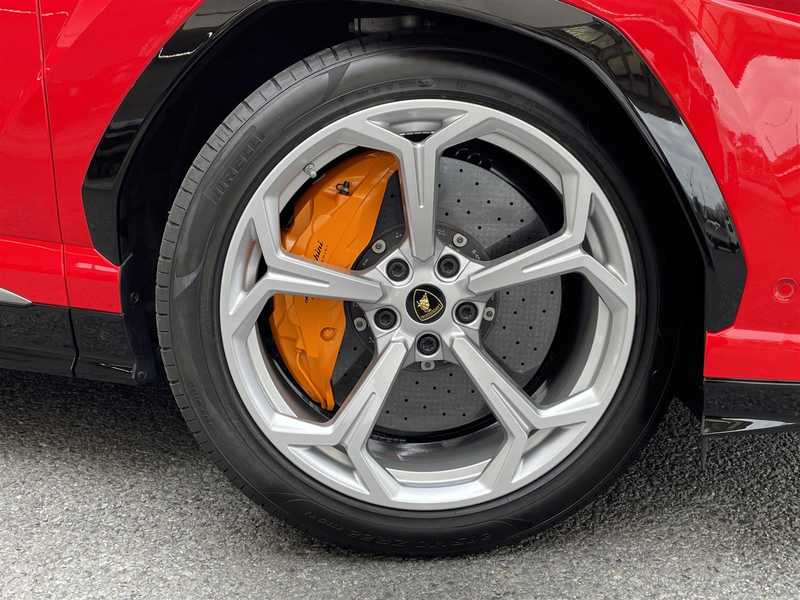 カタログ画像：ウルス（URUS） ベースグレード 2019年8月 ABA-ZLDHU 4000cc タイヤ