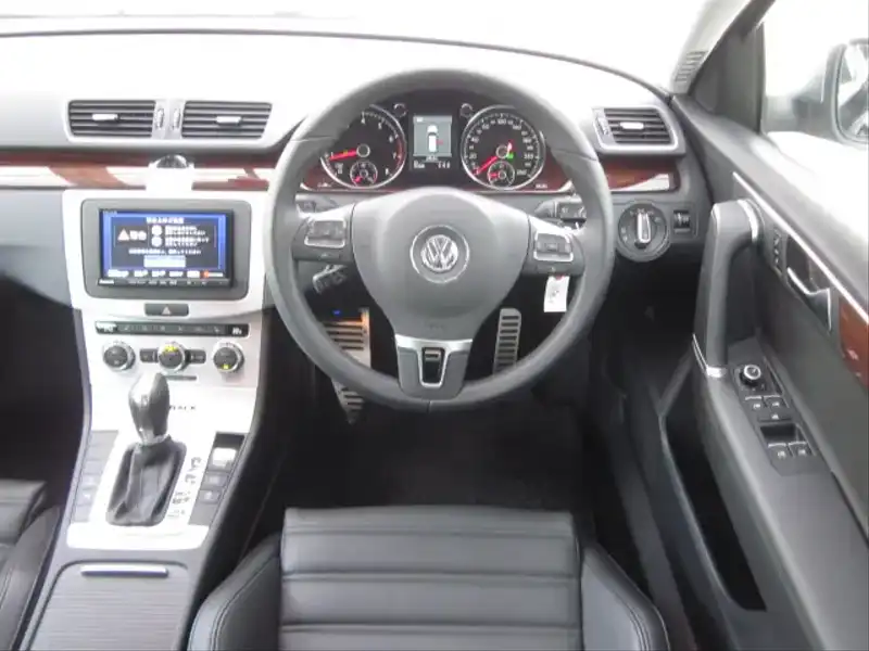 カタログ画像：パサートオールトラック（PASSAT ALLTRACK） ２．０ＴＳＩ 2012年6月 ABA-3CCCZF 2000cc ディープブラックパールエフェクト 燃費11.6km / l 内装