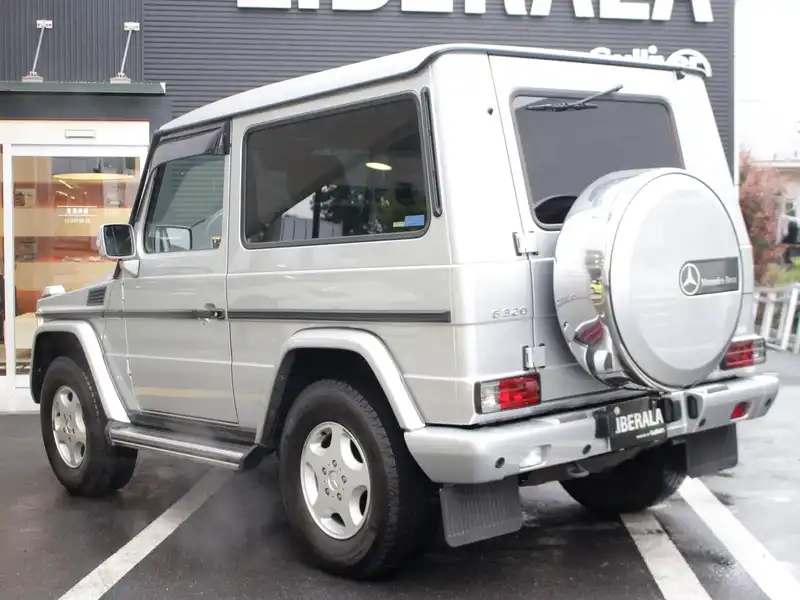 カタログ画像：Ｇクラス（G-CLASS） Ｇ３２０ 2004年9月 GH-463244 3200cc アラバスターホワイト（Ｓ） 燃費6.9km / l  バック