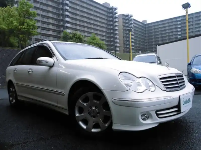 カタログ画像：Ｃクラスステーションワゴン（C-CLASS STATIONWAGON） Ｃ２００コンプレッサー ステーションワゴン 2007年1月 DBA-203242 1800cc アラバスターホワイト（Ｓ） 燃費11.4km / l  メイン（その他）