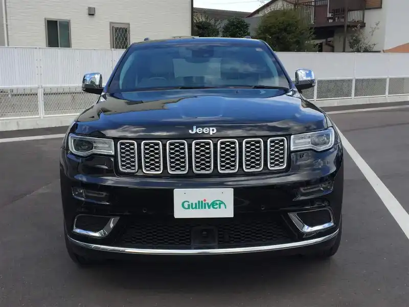 カタログ画像：ジープ・グランドチェロキー（JEEP GRAND CHEROKEE） サミット ラグーナレザーパッケージ 2017年5月 DBA-WK36TA 3600cc ダイアモンドブラッククリスタルパールコート 燃費9.6km / l フロント