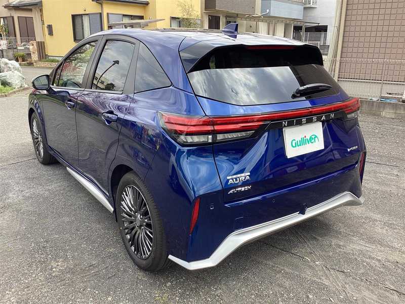 カタログ画像：オーラ（AURA） オーテック 2024年7月 6AA-FE13 1200cc オーロラフレアブルーパール（P）/スーパーブラック 2トーンorオーロラフレアブルーパール（P） 燃費27.2km / l バック