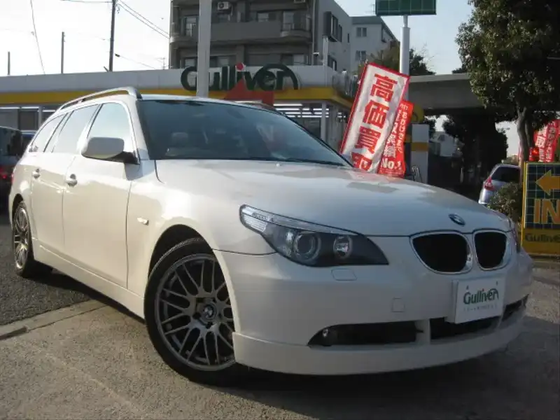 カタログ画像：５シリーズ（5 SERIES） ５２５ｉツーリング 2004年6月 GH-NG25 2500cc アルピン・ホワイトⅢ 燃費8.5km / l  メイン（その他）