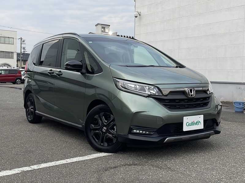 ホンダとフリード＋,フリードスパイクハイブリッドの中古車を