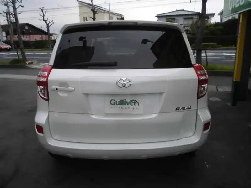 カタログ画像：ＲＡＶ４（RAV4） スタイル Ｓパッケージ 2014年4月 DBA-ACA36W 2400cc ホワイトパールクリスタルシャイン 燃費12.2km / l バック