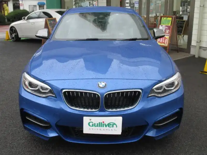 カタログ画像：２シリーズ（2 SERIES） Ｍ２３５ｉクーペ 2014年4月 DBA-1J30 3000cc エストリル・ブルー（メタリック・カラー） 燃費12.5km / l フロント