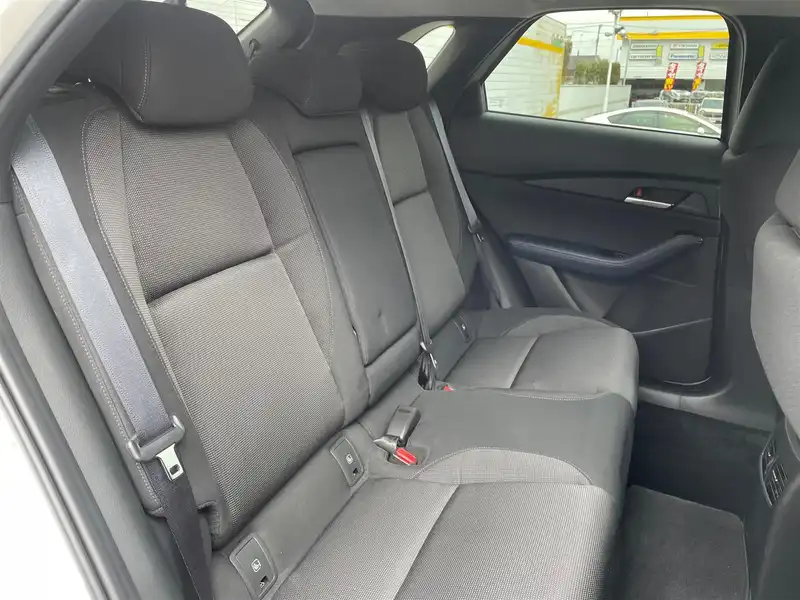 カタログ画像：ＣＸ－３０（CX-30） ２０Ｓ ブラックセレクション 2024年12月 5AA-DMEJ3R 2000cc プラチナクォーツメタリック 燃費16.2km / l 内装