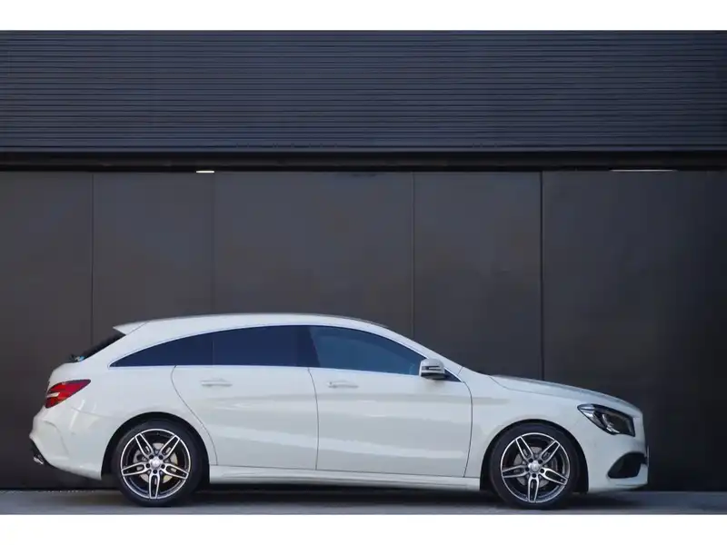 10105715 | カタログ画像：ＣＬＡクラス シューティングブレーク（CLA-CLASS SHOOTING BRAKE） ＣＬＡ１８０ シューティングブレーク スポーツ 2016年8月 DBA-117942 1600cc カルサイトホワイト（Ｓ） 外装