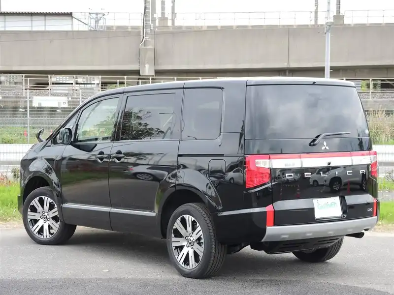 カタログ画像：デリカＤ：５（DELICA D:5） Ｇ 2019年2月 3DA-CV1W 2200cc ブラックマイカ 燃費12.6km / l バック