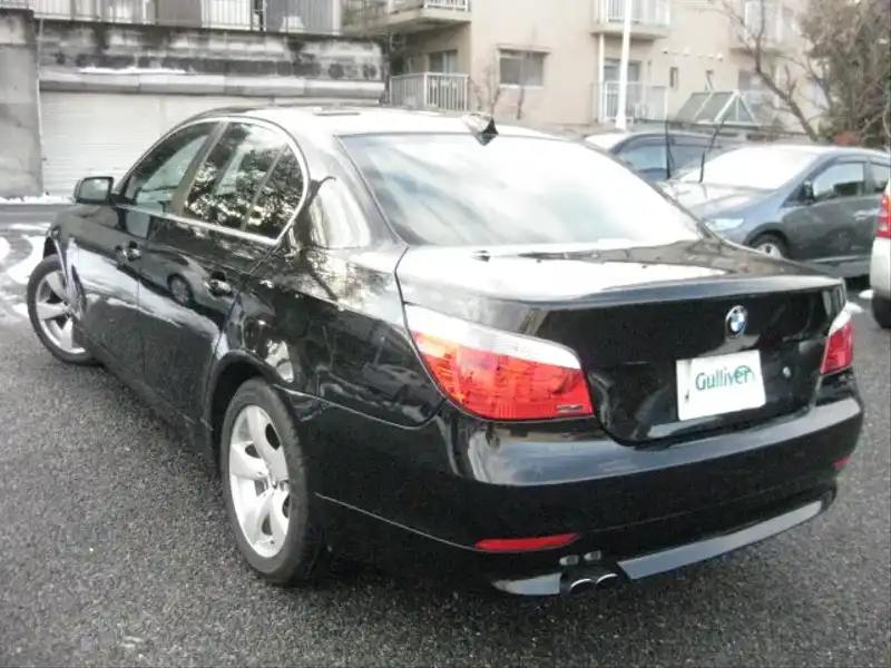 カタログ画像：５シリーズ（5 SERIES） ５２５ｉハイラインパッケージ 2003年8月 GH-NA25 2500cc バック