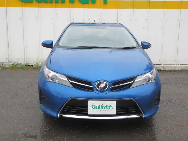 カタログ画像：オーリス（AURIS） １５０Ｘ 2012年8月 DBA-NZE184H 1500cc ブルーメタリック 燃費16.4km / l フロント