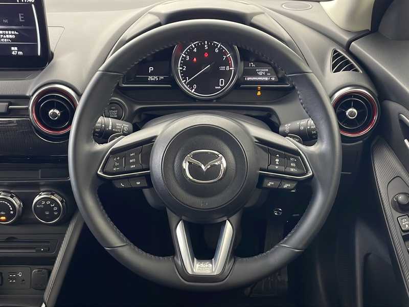カタログ画像：ＭＡＺＤＡ２（MAZDA2） １５スポルト 2023年3月 5BA-DJLAS 1500cc スノーフレイクホワイトパールマイカ 燃費18.1km / l 内装