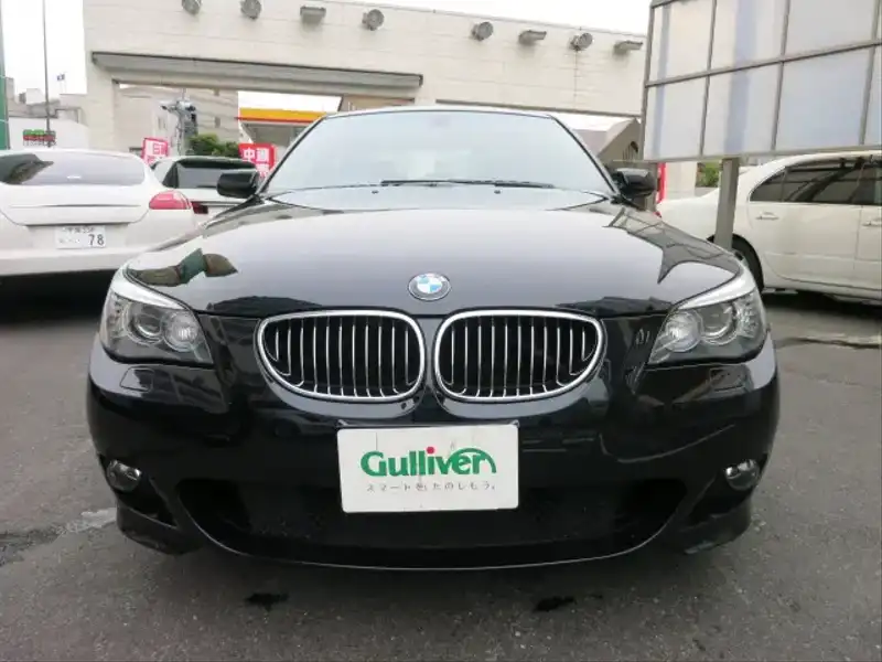 カタログ画像：５シリーズ（5 SERIES） ５３０ｉ Ｍスポーツパッケージ 2008年1月 ABA-NU30 3000cc 燃費9.4km / l  フロント