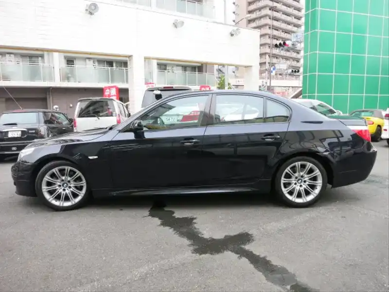 カタログ画像：５シリーズ（5 SERIES） ５３０ｉ Ｍスポーツパッケージ 2008年1月 ABA-NU30 3000cc 燃費9.4km / l  外装