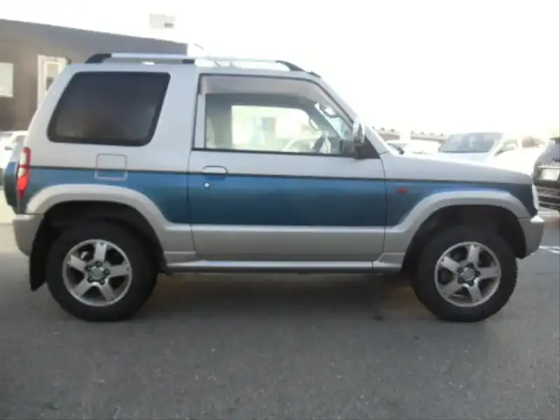 カタログ画像：パジェロミニ（PAJERO MINI） サウンドビートエディションＸＲ 2004年4月 TA-H58A 660cc ミディアムシルバーメタリック／ホワイトソリッド／ミディアムシルバーメタリック・３ウェイ２トーン or ミディアムシルバーメタリック／ミディアムブルーマイカ／ミディアムシルバーメタリック・３ウェイ２トーン 外装