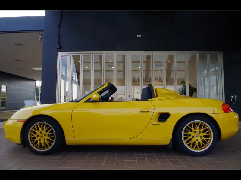 カタログ画像：ボクスター（BOXSTER） ボクスター 2000年10月 GF-98665 2700cc スピードイエロー 燃費8.8km / l  外装