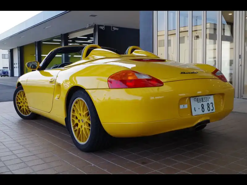 カタログ画像：ボクスター（BOXSTER） ボクスター エクスクルーシブ 2002年2月 GF-98665 2700cc スピードイエロー バック