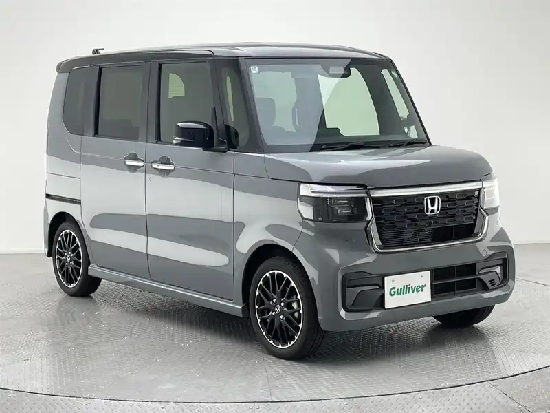 カタログ画像：Ｎ－ＢＯＸカスタム（N-BOX CUSTOM） ターボコーディネートスタイル（２トーン） 2024年9月 6BA-JF6 660cc スレートグレー・パール＆ブラック 燃費18.4km / l メイン