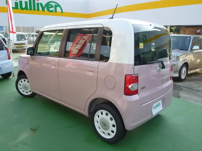 カタログ画像：ムーヴコンテ（MOVE CONTE） Ｇ ＮＡＶＩ 2014年4月 DBA-L585S 660cc ムースピンクパールorパールホワイトⅢ×ムースピンクパール 燃費25.0km / l バック