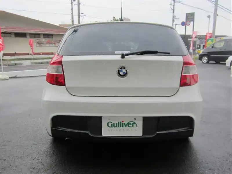 カタログ画像：１シリーズ（1 SERIES） １１６ｉ Ｍスポーツパッケージ 2006年9月 GH-UF16 1600cc 燃費11.6km / l  バック