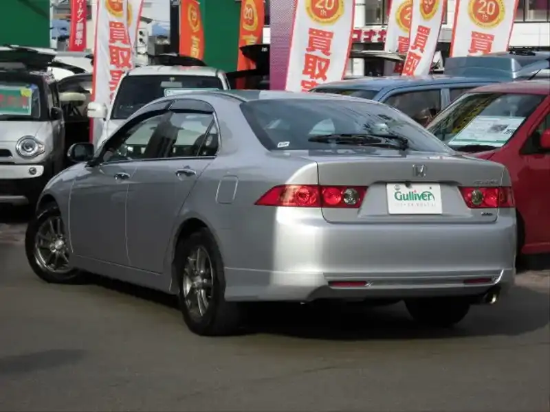 カタログ画像：アコード（ACCORD） ２０Ａ 2006年10月 ABA-CL8 2000cc アラバスターシルバー・メタリック 燃費13.4km / l  バック