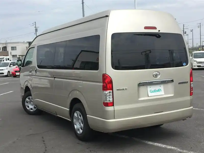 カタログ画像：ハイエースワゴン（HIACE WAGON） グランドキャビン 2020年5月 3BA-TRH229W 2700cc ベージュメタリック 燃費8.1km / l バック