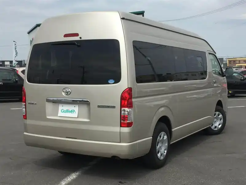 カタログ画像：ハイエースワゴン（HIACE WAGON） グランドキャビン 2020年5月 3BA-TRH229W 2700cc ベージュメタリック 燃費8.1km / l バック