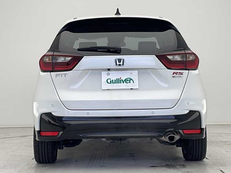 カタログ画像：フィット（FIT） ＲＳ 2022年11月 5BA-GS4 1500cc プラチナホワイト・パール 燃費17.9km / l バック
