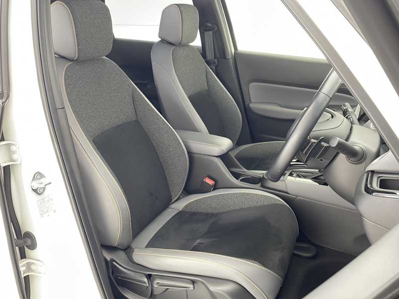 カタログ画像：フィット（FIT） ＲＳ 2022年11月 5BA-GS4 1500cc プラチナホワイト・パール 燃費17.9km / l 内装