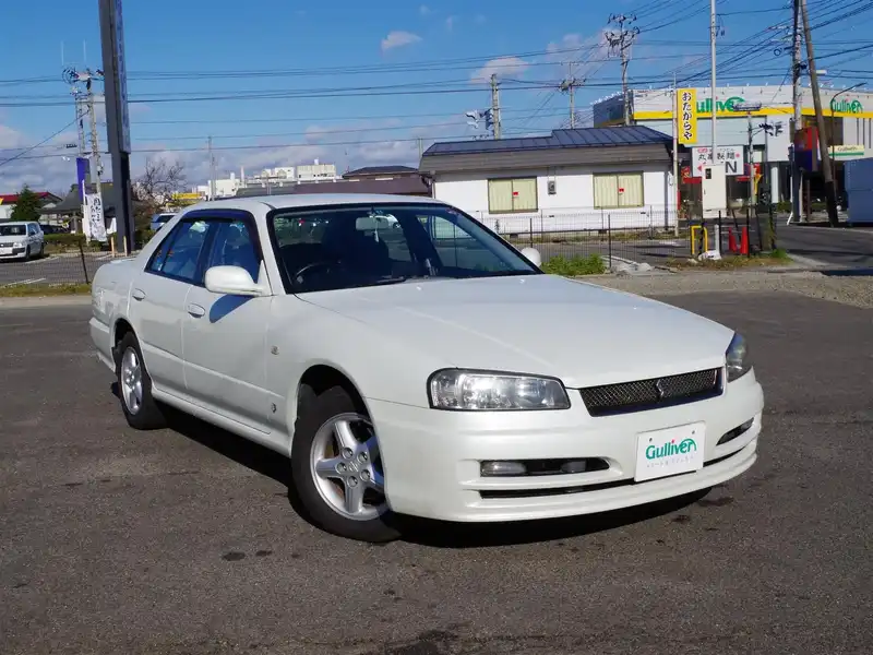 カタログ画像：スカイライン（SKYLINE） ２５ＧＴ－Ｘ 2000年8月 GF-ER34 2500cc ホワイト 燃費10.6km / l  メイン