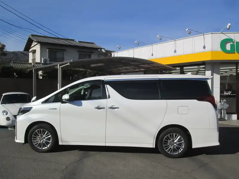 10127719 | カタログ画像：アルファードハイブリッド（ALPHARD HYBRID） ハイブリッドＳＲ Ｃパッケージ 2020年1月 6AA-AYH30W 2500cc ラグジュアリーホワイトパールクリスタルシャインガラスフレークorホワイトパールクリスタルシャイン バック