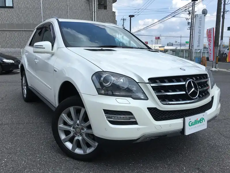 カタログ画像：Ｍクラス（M-CLASS） ＭＬ５５０ ４マチック オフロードパッケージ装着車 2008年10月 CBA-164172 5500cc カルサイトホワイト（Ｓ） 燃費6.3km / l  メイン