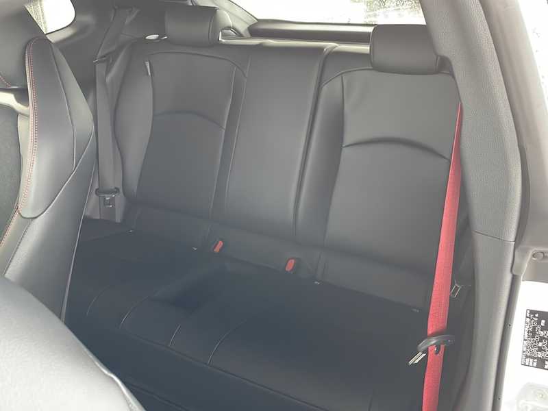 カタログ画像：ＧＲヤリス（GR YARIS） ＲＺ ハイパフォーマンス 2025年5月 4BA-GXPA16 1600cc プラチナホワイトパールマイカ 燃費10.8km / l 内装