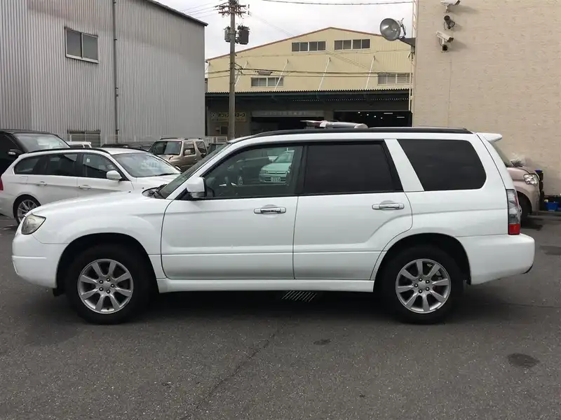 カタログ画像：フォレスター（FORESTER） ２．０Ｘ 2005年1月 CBA-SG5 2000cc ピュアホワイト 燃費13.6km / l  外装