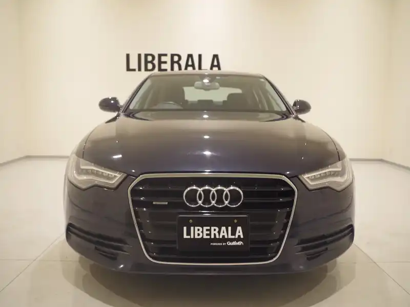 カタログ画像：Ａ６（A6） ２．０ＴＦＳＩ Ｓラインパッケージ 2014年8月 DBA-4GCDN 2000cc ダコタグレーメタリックorウーロングレーメタリック 燃費14.8km / l フロント