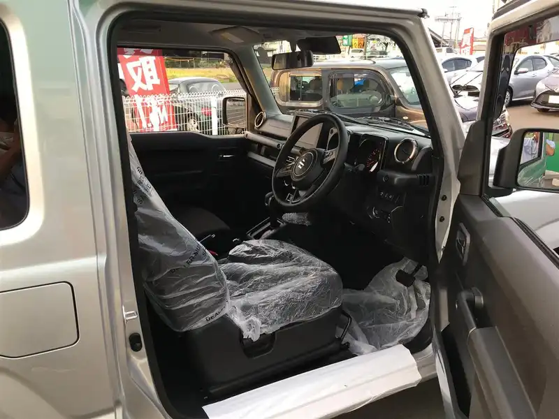 カタログ画像：ジムニー（JIMNY） ＸＣ 2021年10月 3BA-JB64W 660cc シルキーシルバーメタリック 燃費14.3km / l 内装