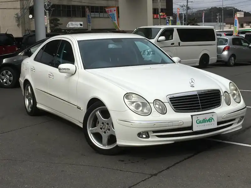 カタログ画像：Ｅクラス（E-CLASS） Ｅ２４０ アバンギャルドリミテッド 2005年5月 GH-211061 2600cc アラバスターホワイト 燃費8.7km / l  メイン（その他）