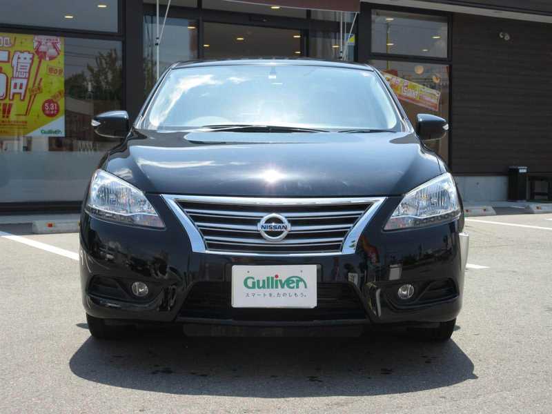 カタログ画像：シルフィ（SYLPHY） Ｓ 2019年10月 DBA-TB17 1800cc スーパーブラック 燃費15.6km / l フロント