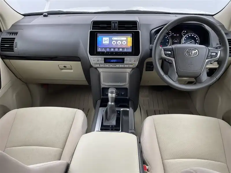 カタログ画像：ランドクルーザープラド（LAND CRUISER PRADO） ＴＸ 2022年8月 3BA-TRJ150W 2700cc ホワイトパールクリスタルシャイン 燃費8.3km / l フロント