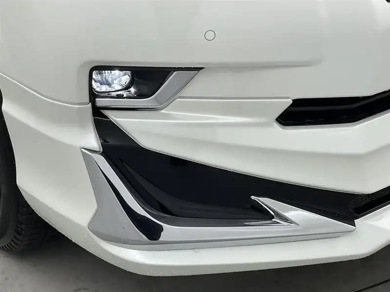 カタログ画像：ランドクルーザープラド（LAND CRUISER PRADO） ＴＸ 2022年8月 3BA-TRJ150W 2700cc ホワイトパールクリスタルシャイン 燃費8.3km / l 外装