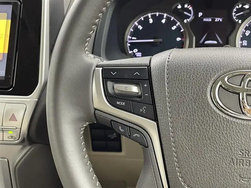 カタログ画像：ランドクルーザープラド（LAND CRUISER PRADO） ＴＸ 2022年8月 3BA-TRJ150W 2700cc ホワイトパールクリスタルシャイン 燃費8.3km / l 内装