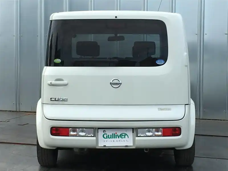 カタログ画像：キューブ（CUBE） １４Ｓ Ｖセレクション 2006年1月 DBA-BZ11 1400cc ホワイトパール（３Ｐ） 燃費16.4km / l  バック